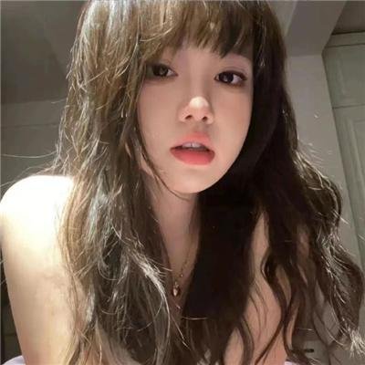 模仿女孩